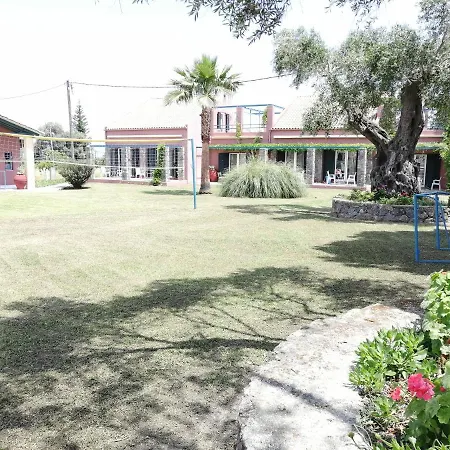 Royal Garden - Red Apartment